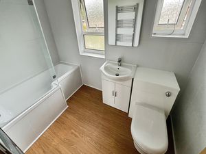 Bathroom - click for photo gallery